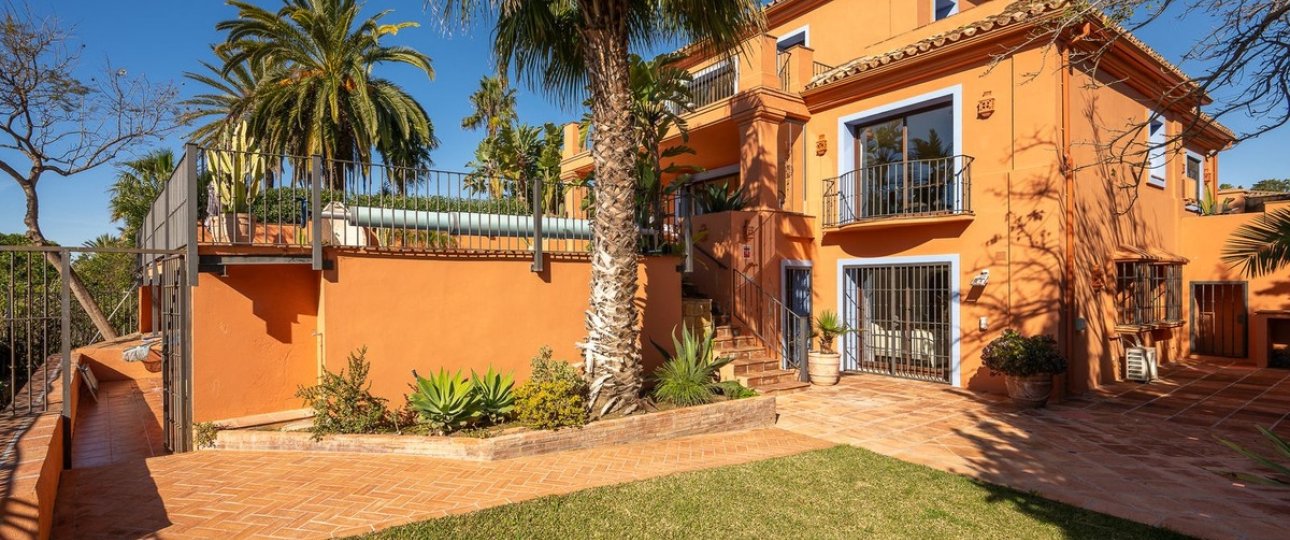 Resale - Villa - Marbella - Marbesa