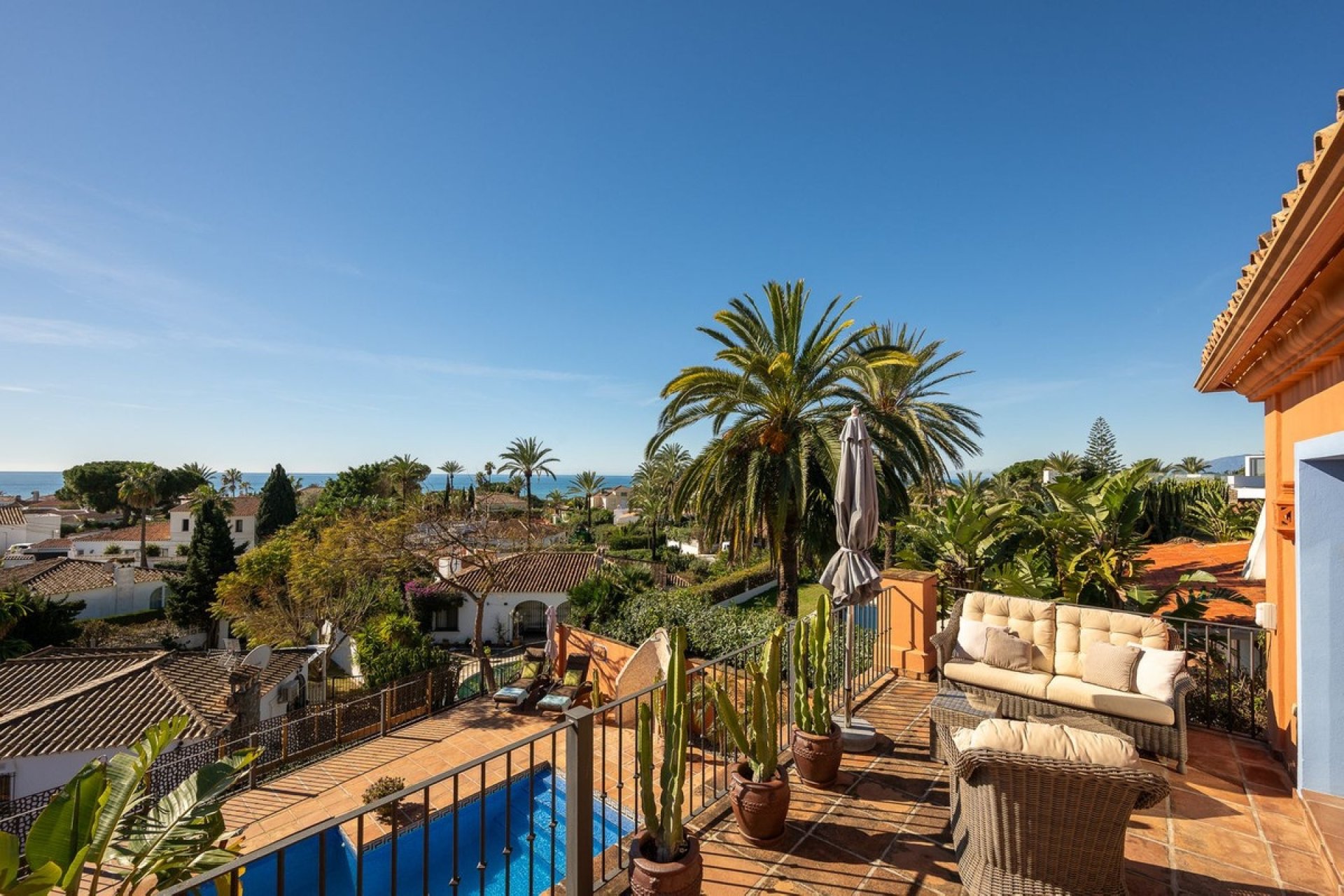 Resale - Villa - Marbella - Marbesa