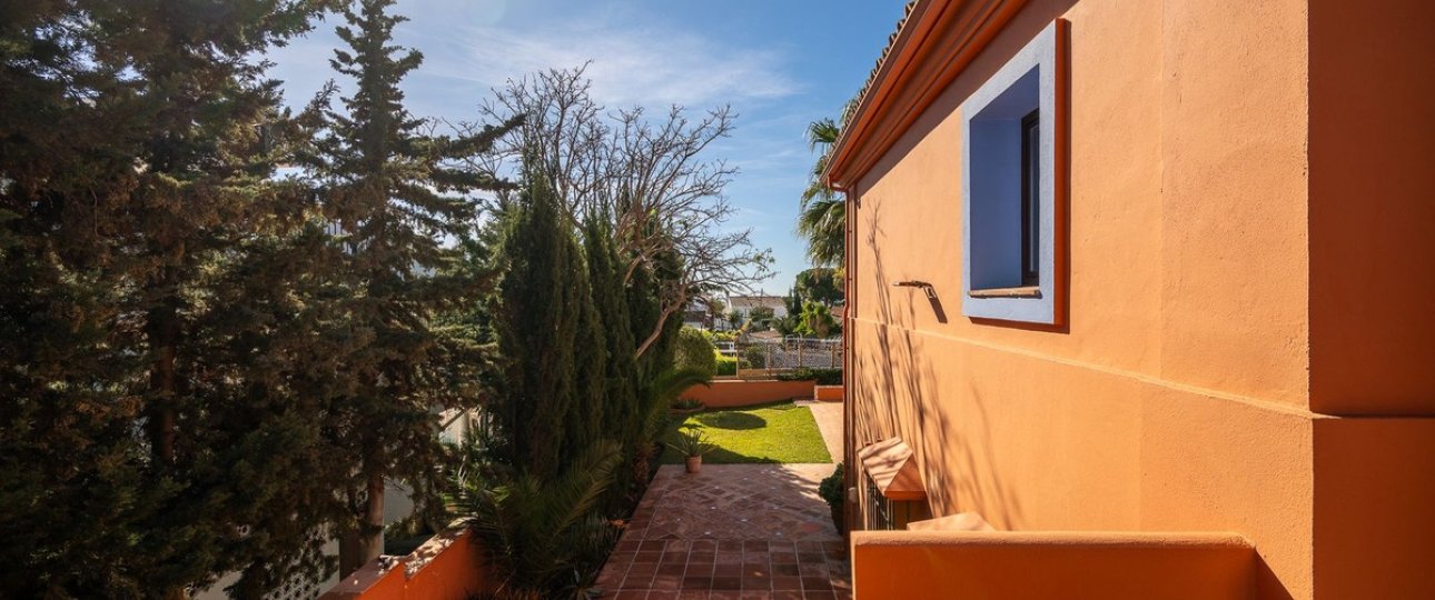 Resale - Villa - Marbella - Marbesa