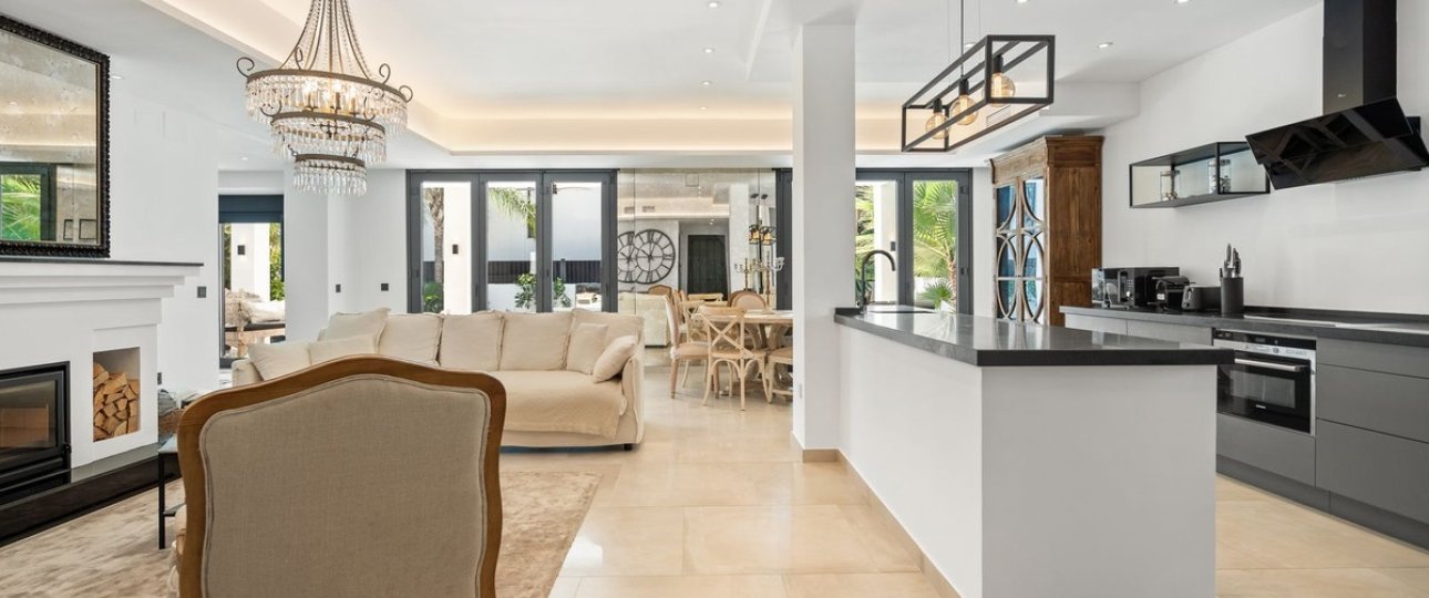 Resale - Villa - Marbella - Marbesa