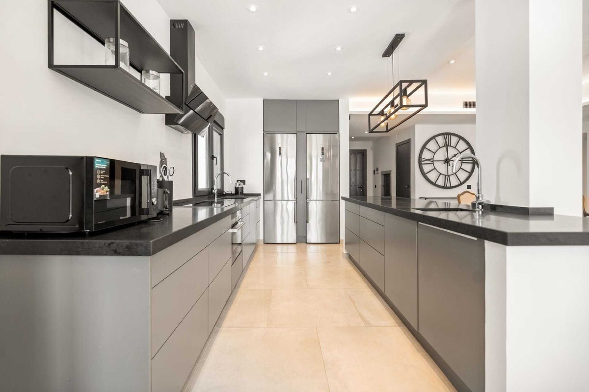 Resale - Villa - Marbella - Marbesa