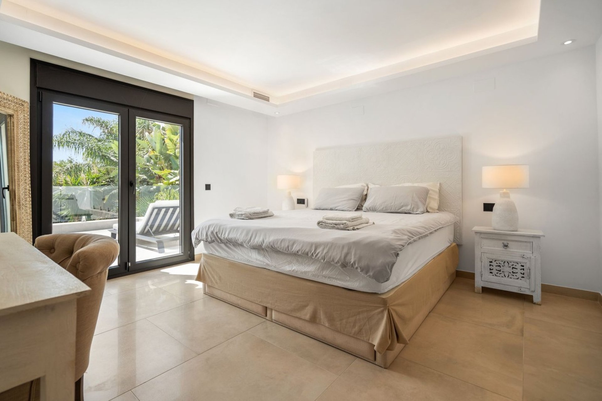 Resale - Villa - Marbella - Marbesa