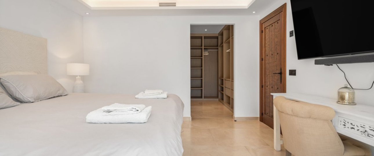 Resale - Villa - Marbella - Marbesa