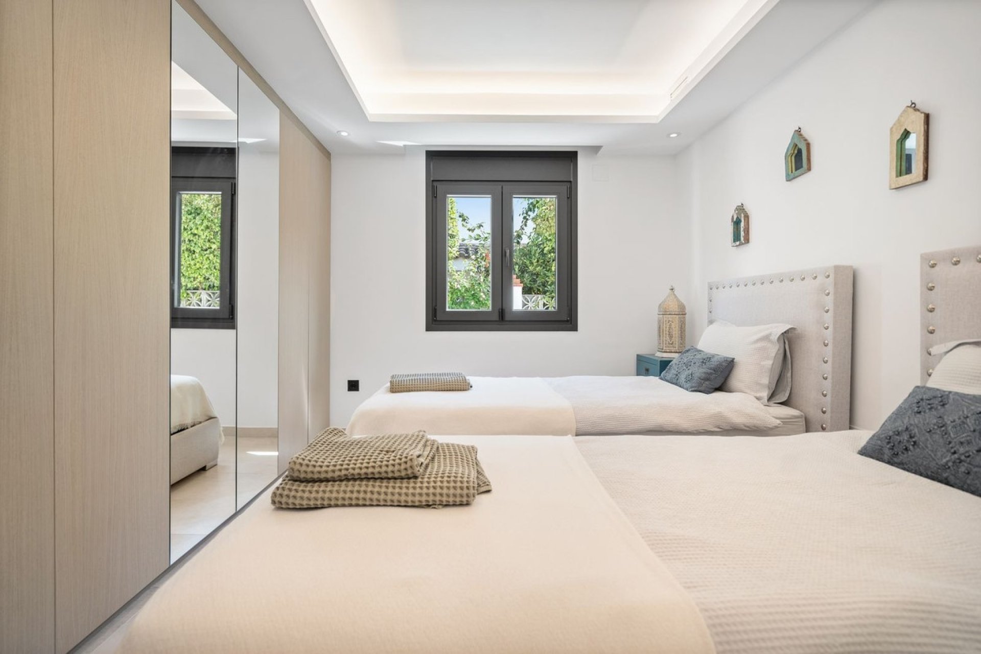 Resale - Villa - Marbella - Marbesa