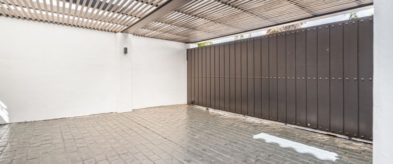Resale - Villa - Marbella - Marbesa
