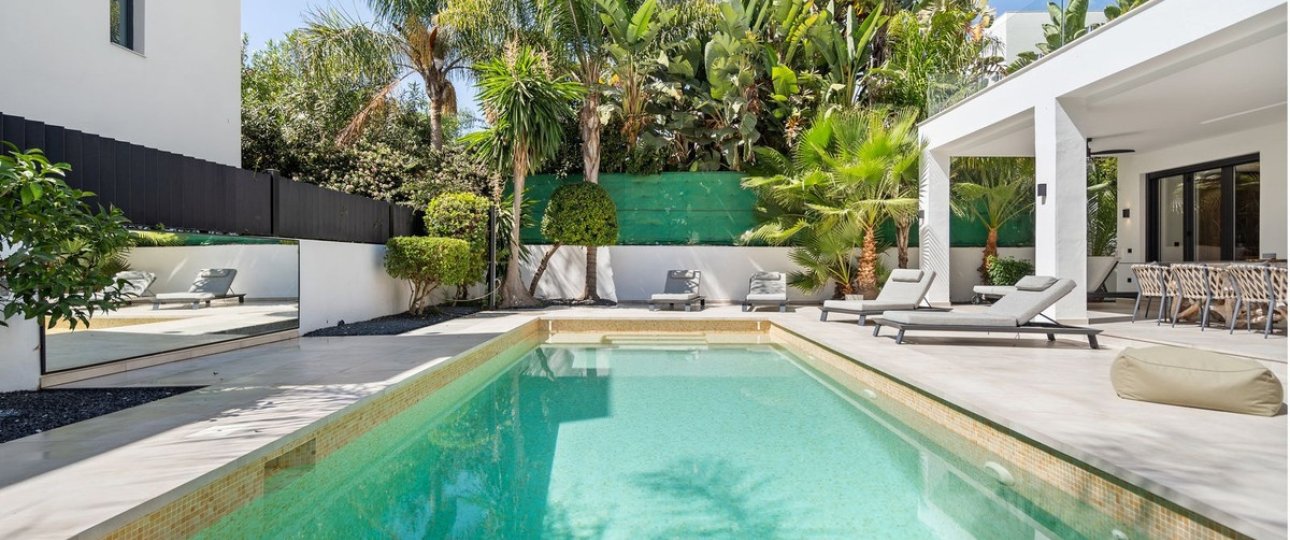 Resale - Villa - Marbella - Marbesa