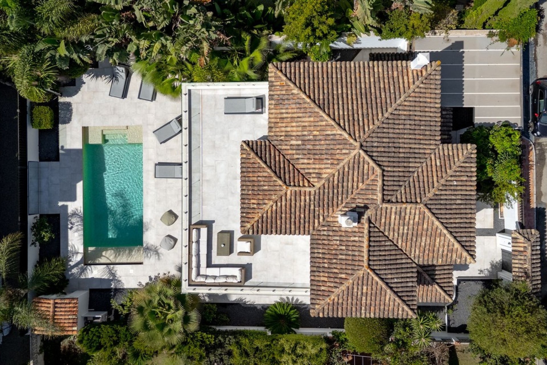 Resale - Villa - Marbella - Marbesa
