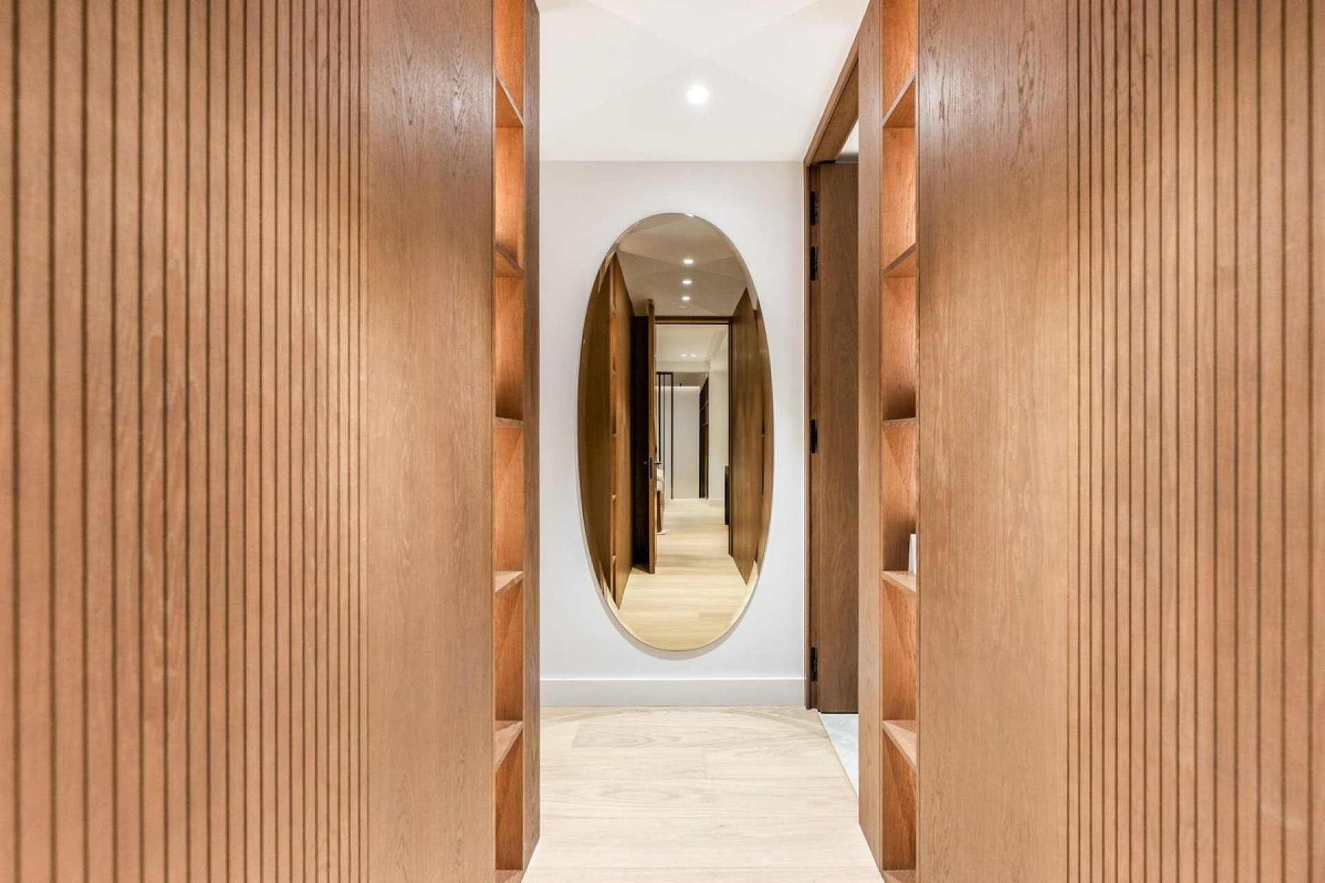 Resale - Villa - Marbella - Marbesa