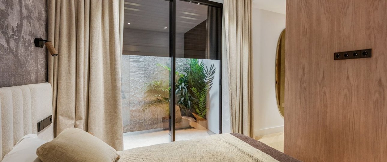 Resale - Villa - Marbella - Marbesa