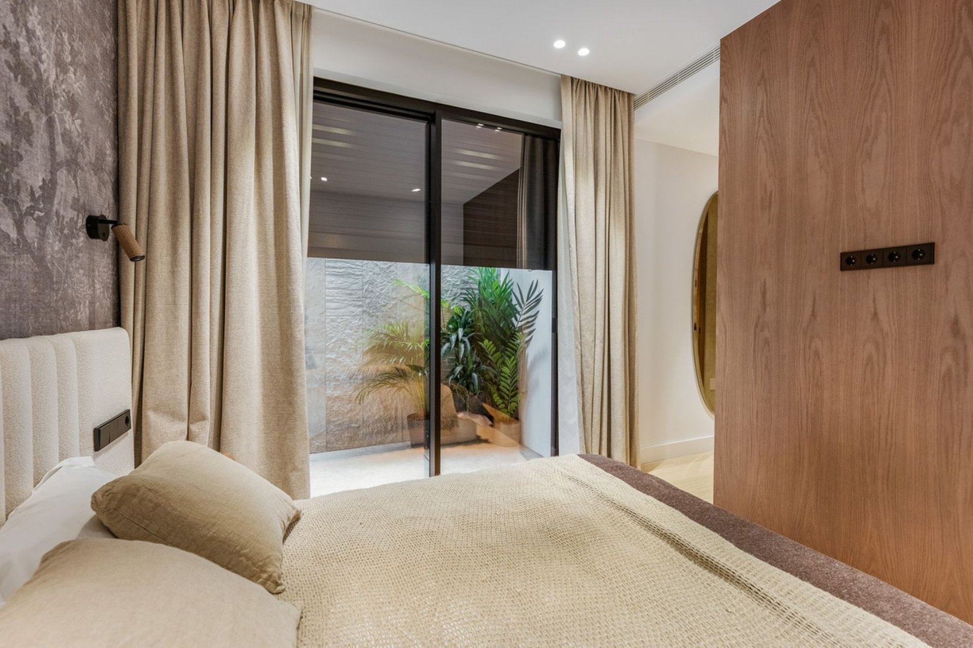Resale - Villa - Marbella - Marbesa
