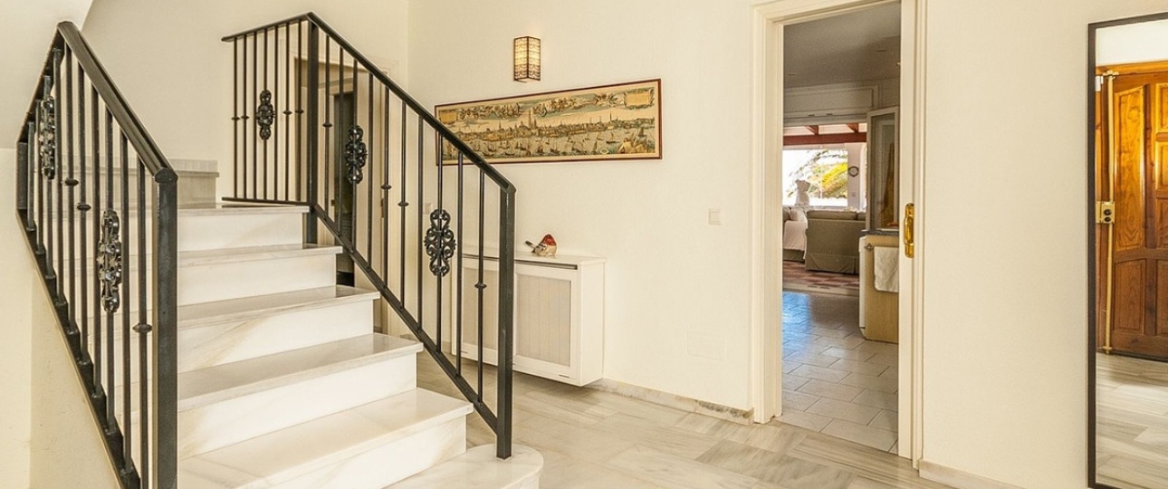 Resale - Villa - Marbella - Marbesa