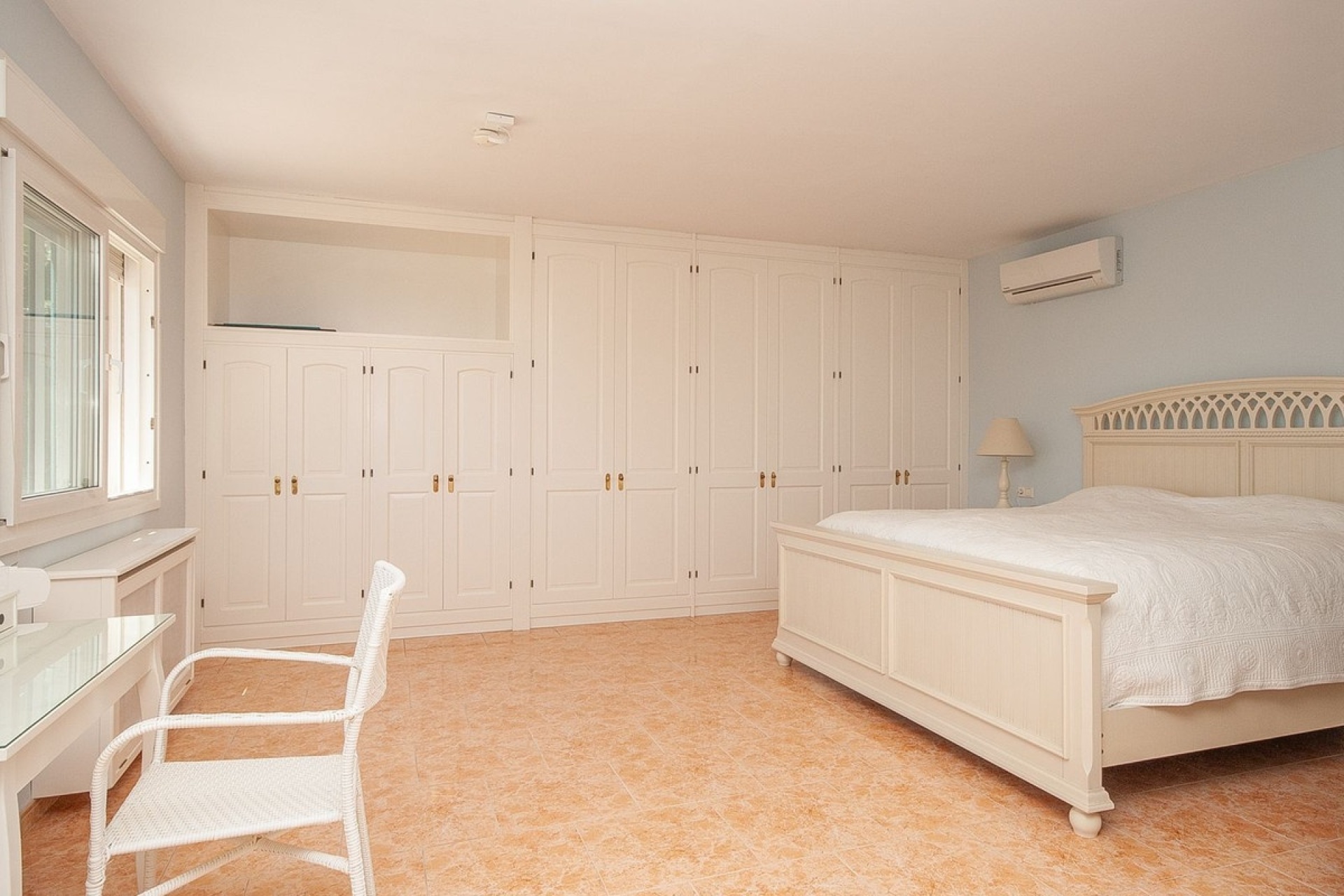Resale - Villa - Marbella - Marbesa