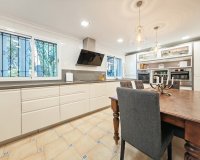 Resale - Villa - Marbella - Marbesa