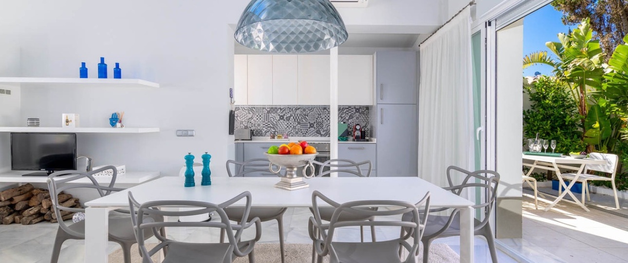 Resale - Villa - Marbella - Marbesa