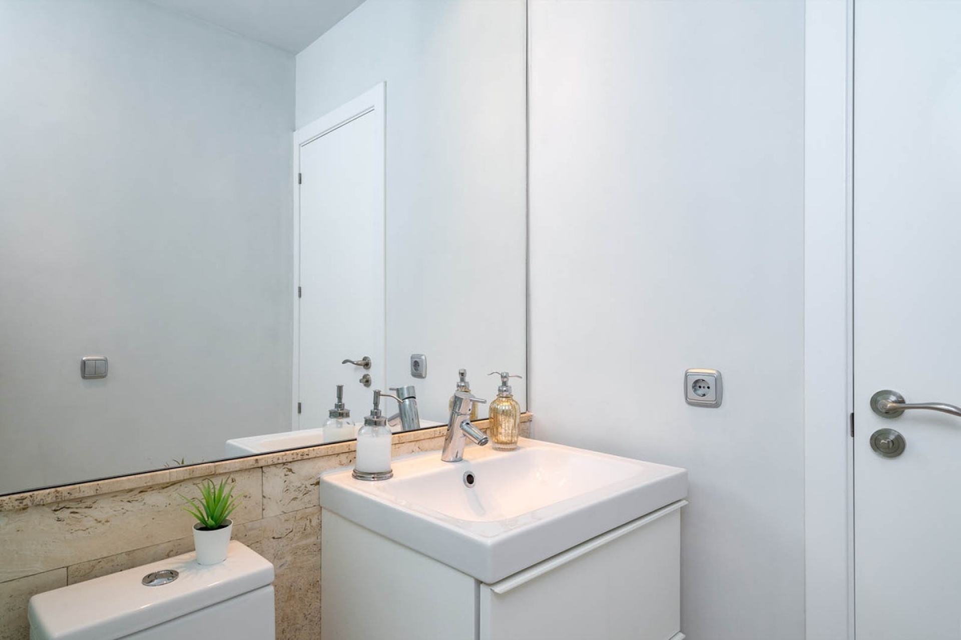 Resale - Villa - Marbella - Marbesa