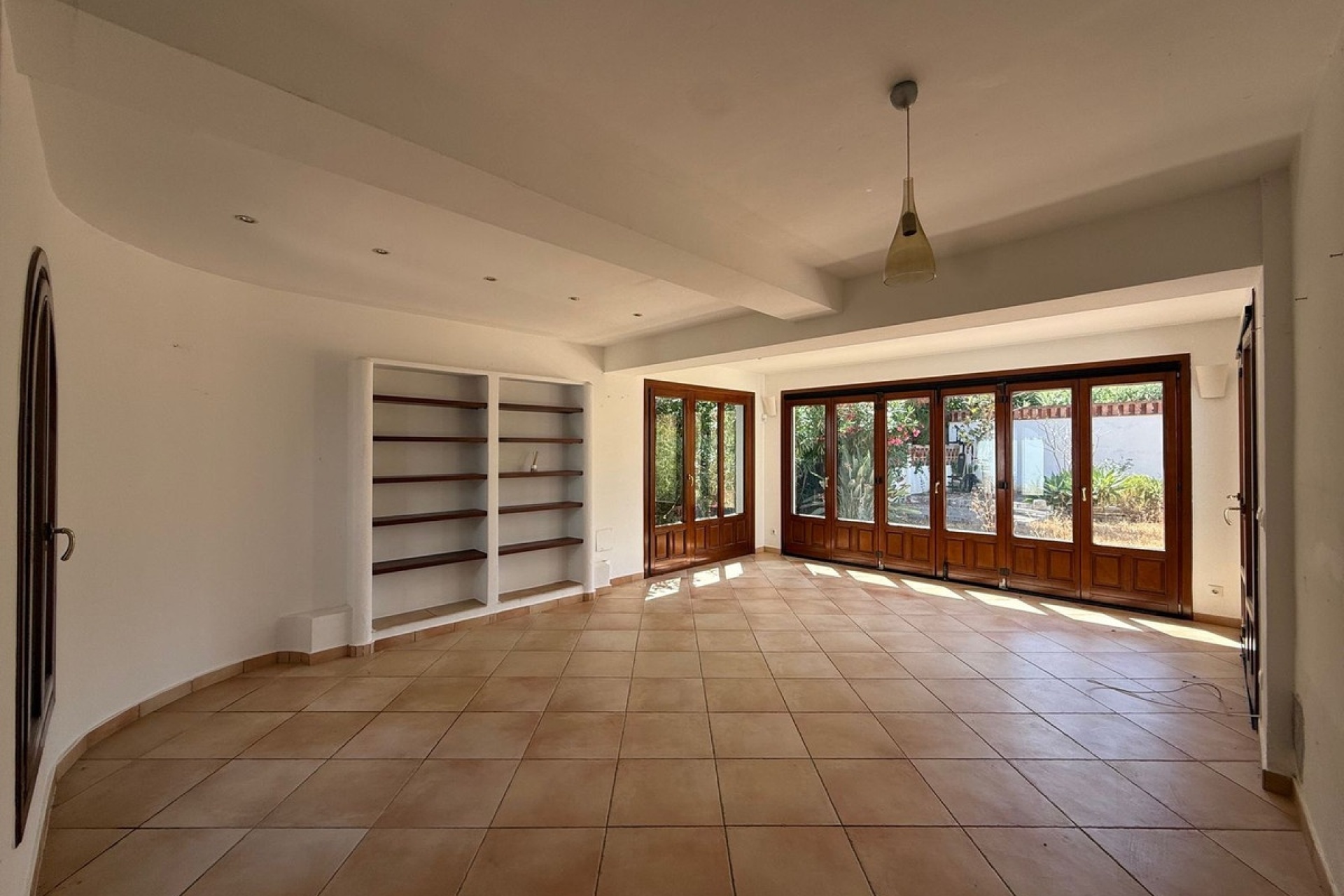 Resale - Villa - Marbella - Marbesa