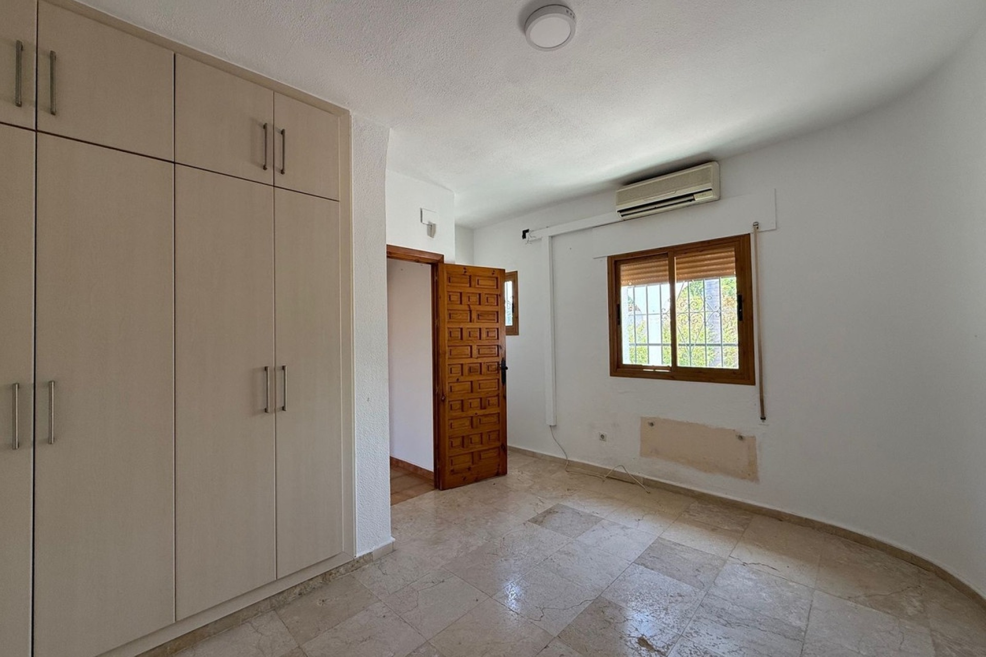 Resale - Villa - Marbella - Marbesa