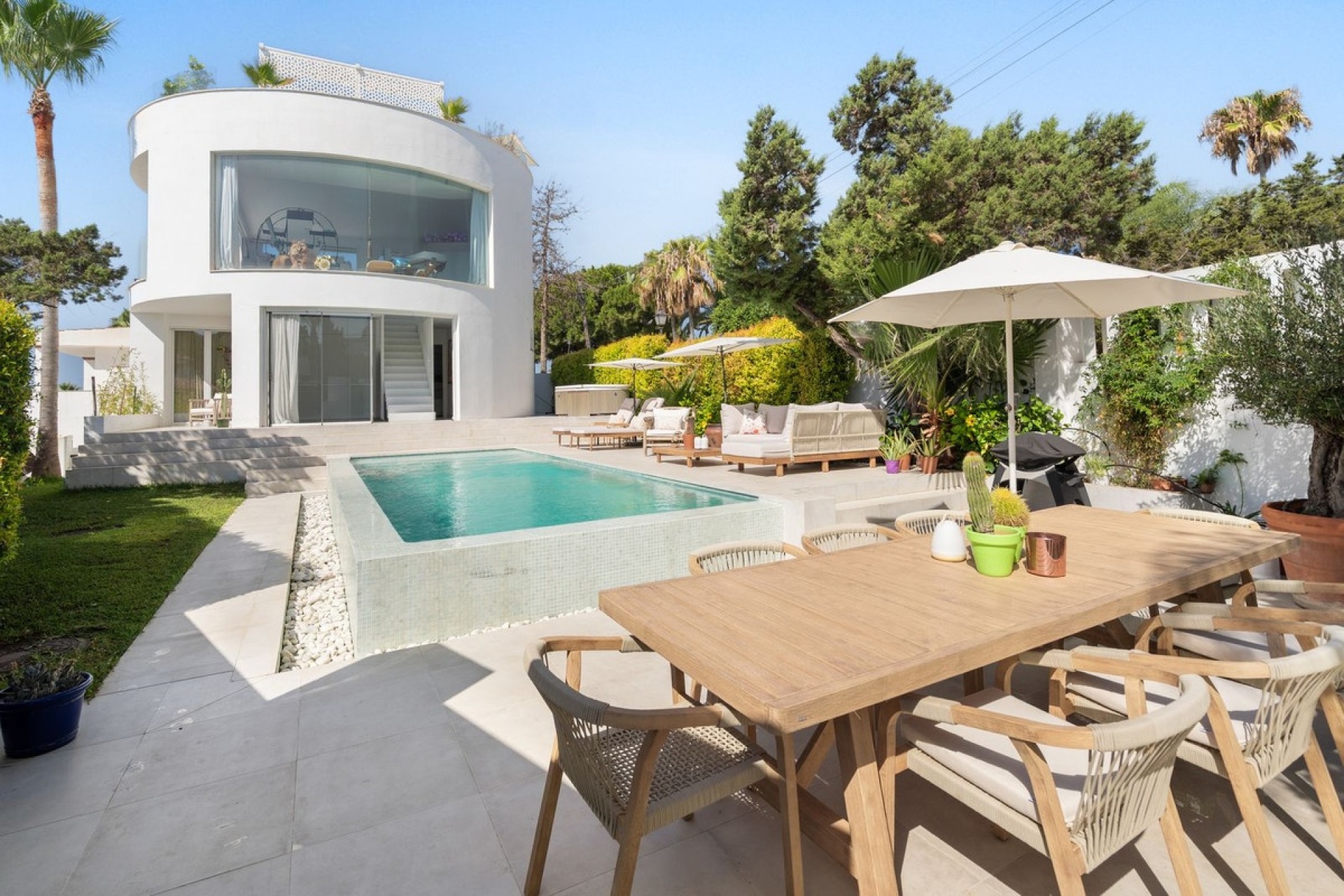 Resale - Villa - Marbella - Marbesa