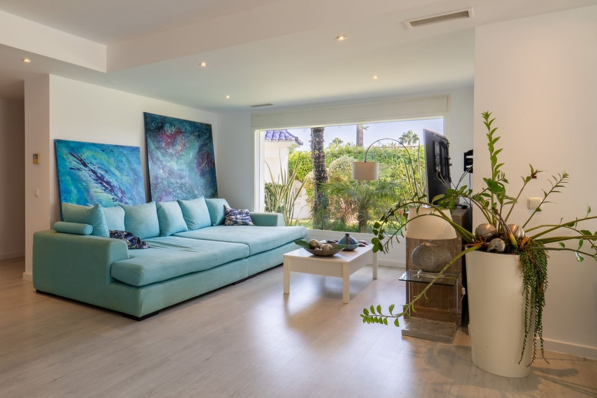 Resale - Villa - Marbella - Marbesa