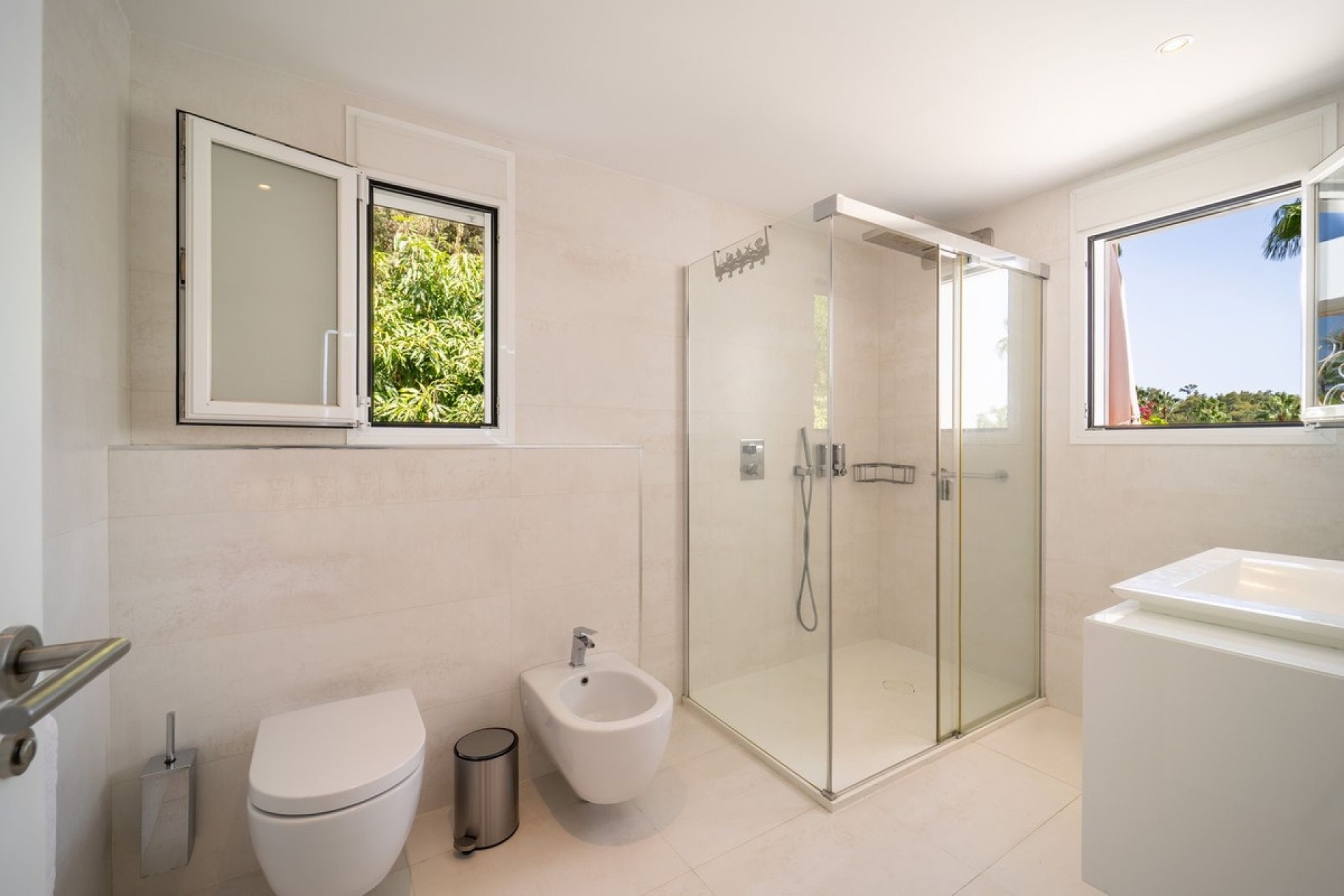 Resale - Villa - Marbella - Marbesa