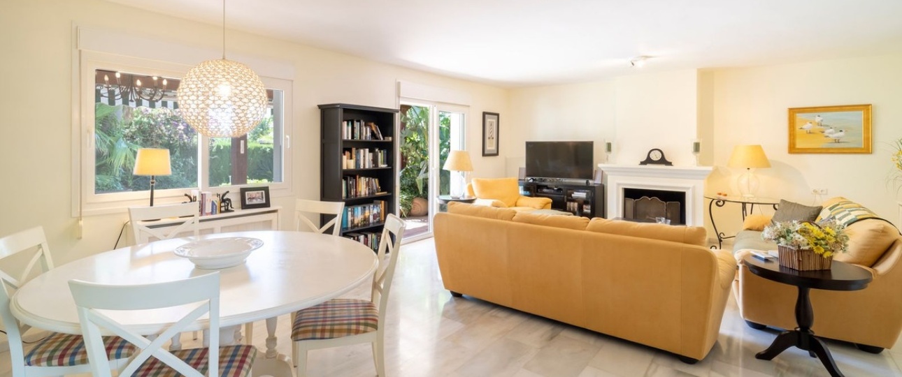 Resale - Villa - Marbella - Marbesa