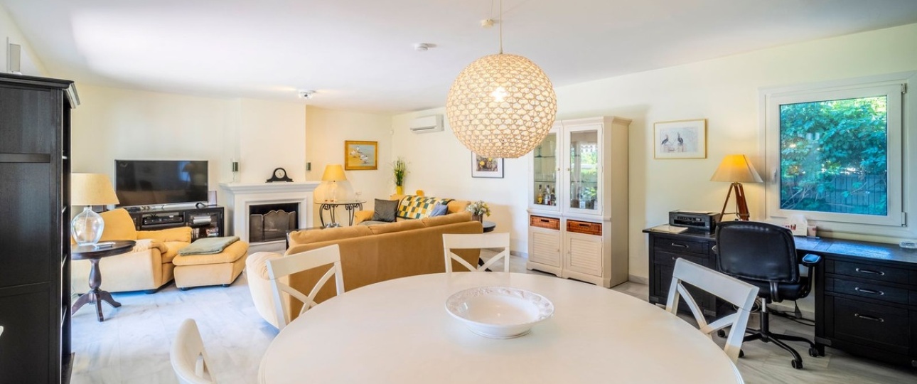 Resale - Villa - Marbella - Marbesa