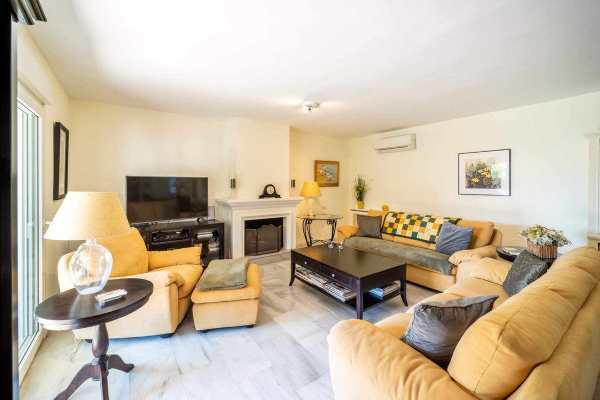 Resale - Villa - Marbella - Marbesa