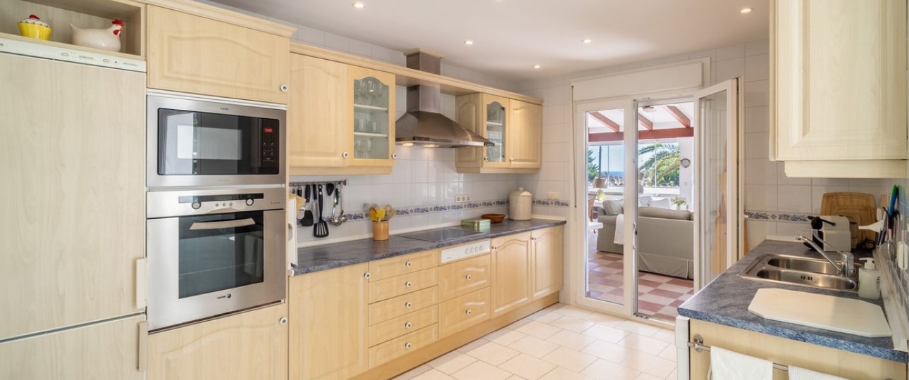 Resale - Villa - Marbella - Marbesa