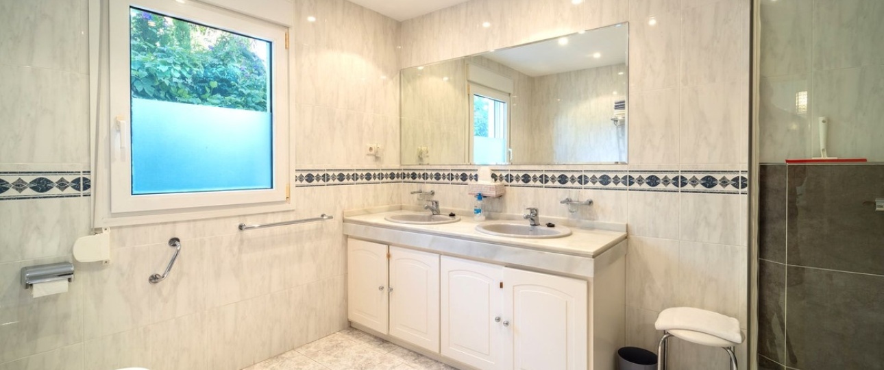 Resale - Villa - Marbella - Marbesa