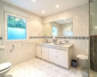 Resale - Villa - Marbella - Marbesa