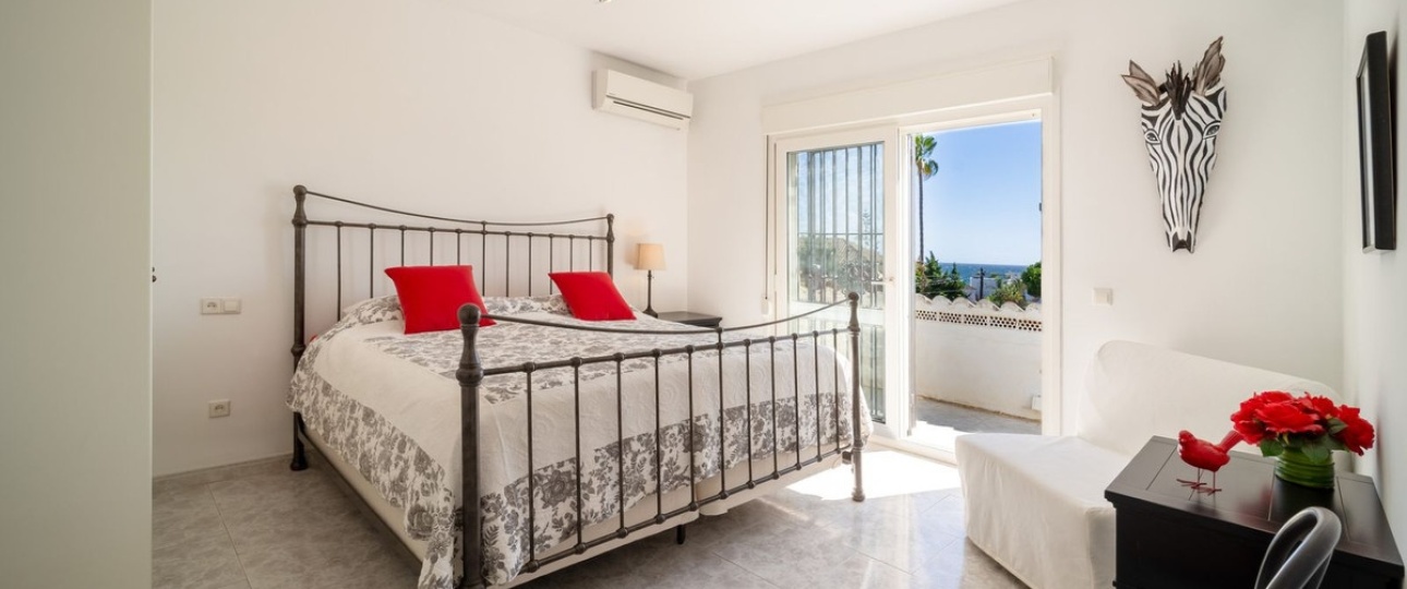 Resale - Villa - Marbella - Marbesa