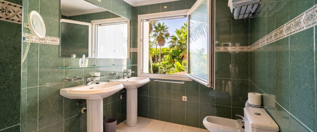Resale - Villa - Marbella - Marbesa
