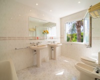 Resale - Villa - Marbella - Marbesa