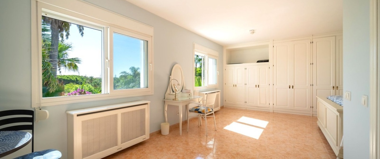 Resale - Villa - Marbella - Marbesa