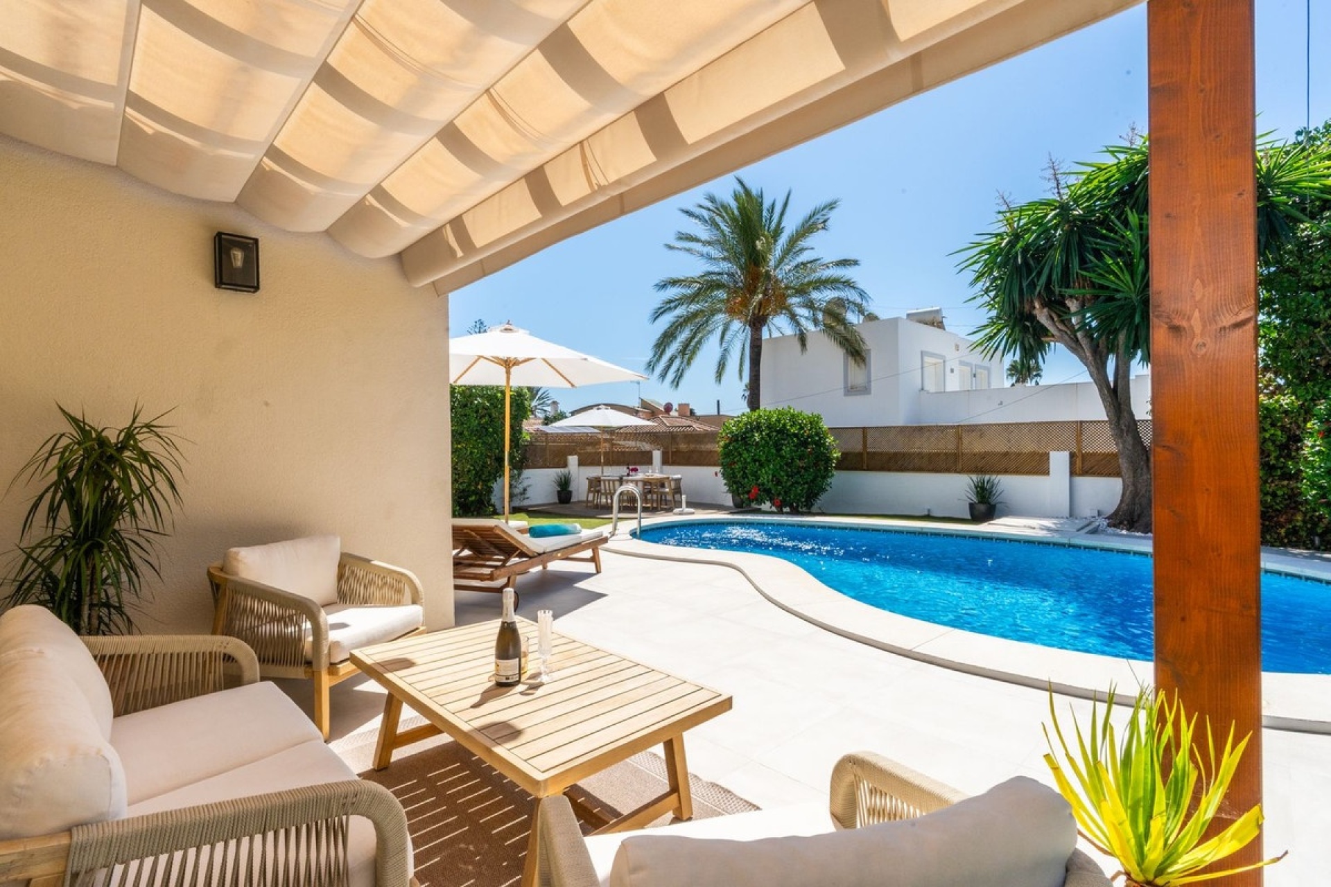 Resale - Villa - Marbella - Marbesa