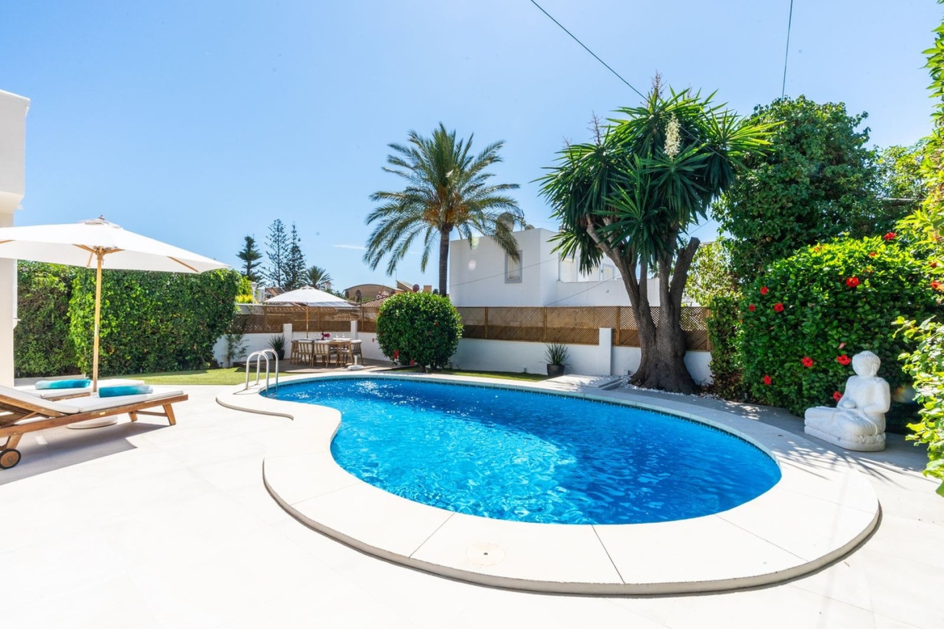 Resale - Villa - Marbella - Marbesa