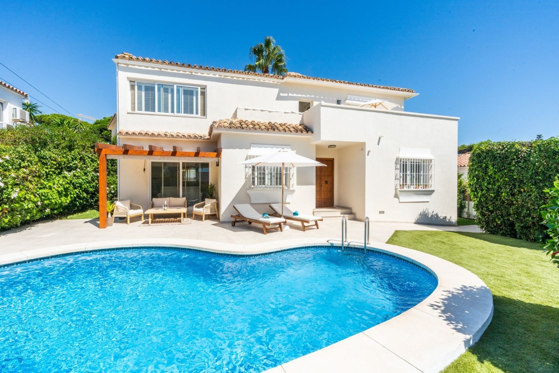 Resale - Villa - Marbella - Marbesa