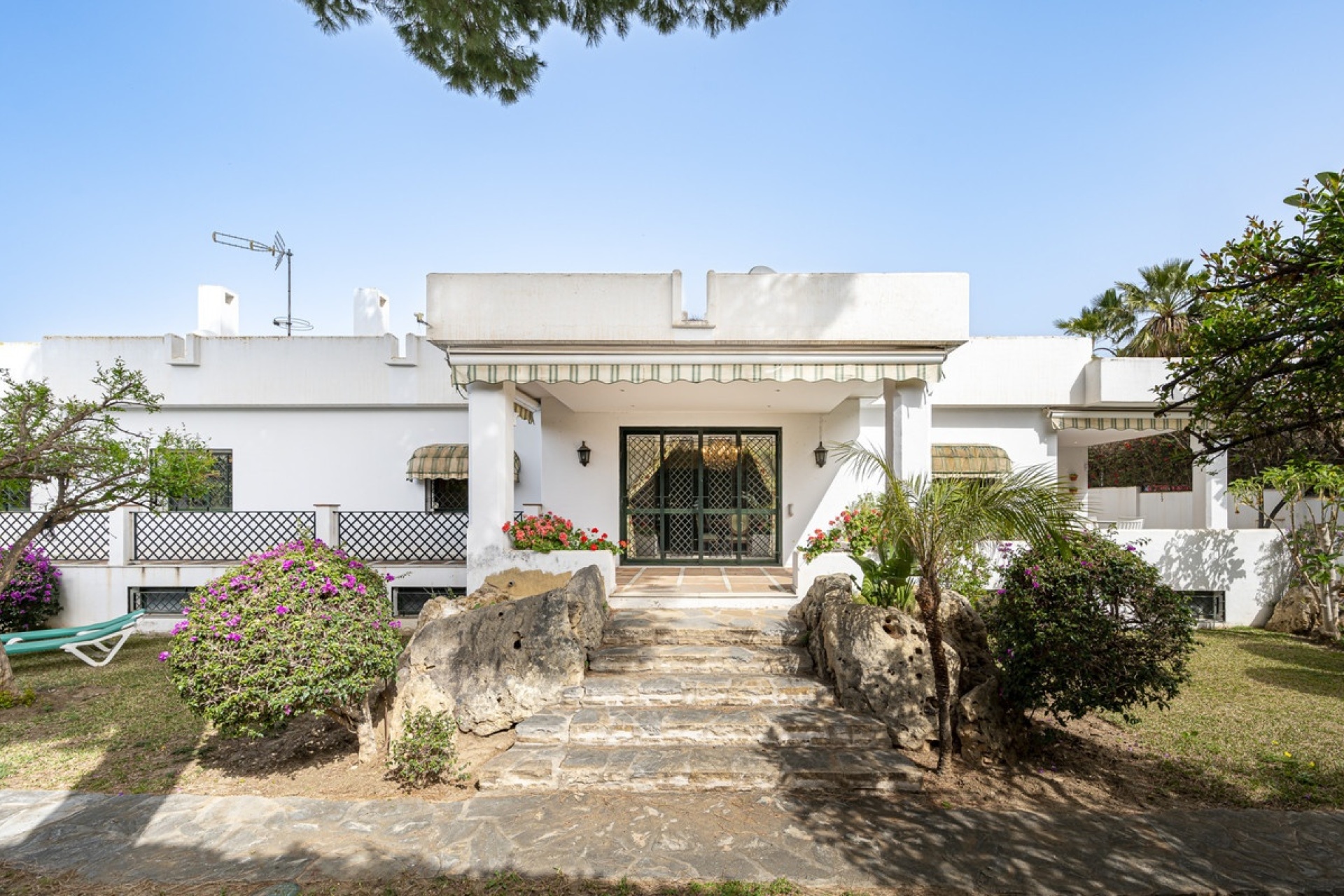 Resale - Villa - Marbella - Nagüeles