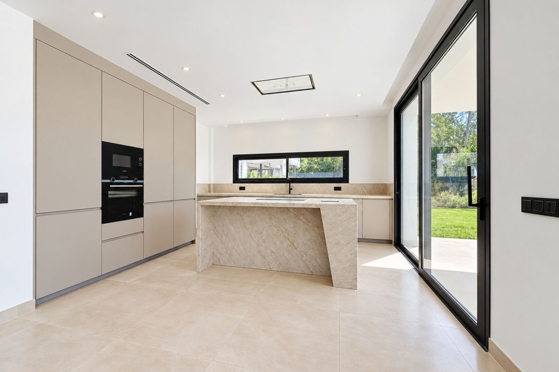 Resale - Villa - Marbella - Nagüeles