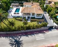 Resale - Villa - Marbella - Nueva Andalucía