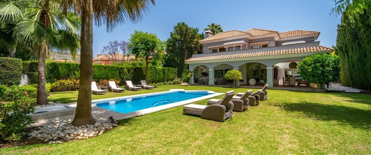 Resale - Villa - Marbella - Nueva Andalucía