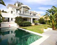 Resale - Villa - Marbella - Nueva Andalucía