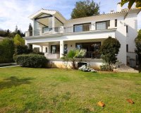Resale - Villa - Marbella - Nueva Andalucía