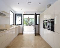 Resale - Villa - Marbella - Nueva Andalucía