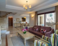 Resale - Villa - Marbella - Nueva Andalucía