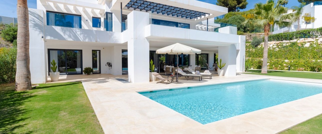 Resale - Villa - Marbella - Nueva Andalucía