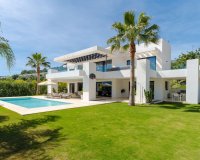 Resale - Villa - Marbella - Nueva Andalucía