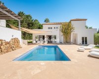 Resale - Villa - Marbella - Nueva Andalucía
