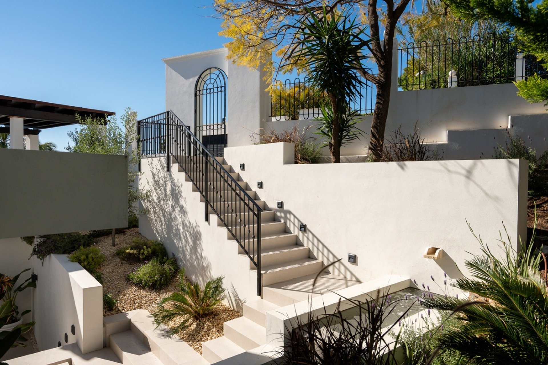 Resale - Villa - Marbella - Nueva Andalucía