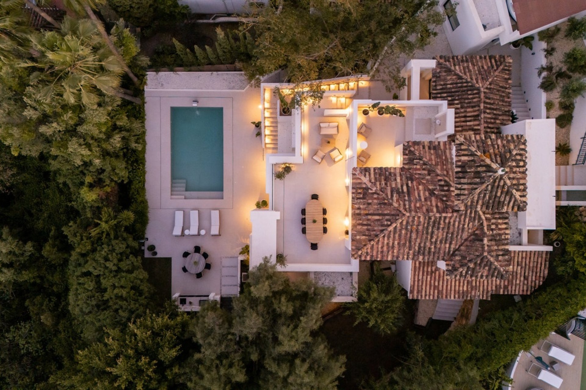 Resale - Villa - Marbella - Nueva Andalucía